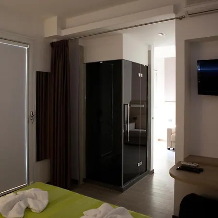 Santa Lucia Hotell 3*