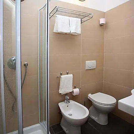Hotell Santa Lucia 3*